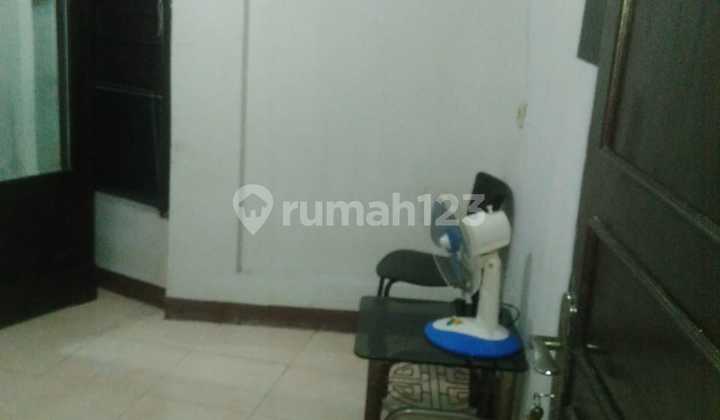 8-Door Boarding House Strategic Location with Road Access @Central Jakarta. 2