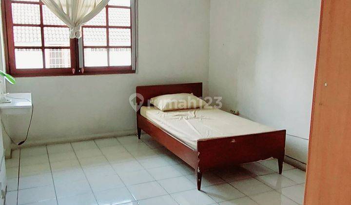 Rumah 2 Lantai Bagus Unfurnished SHM di Bintaro Sektor 1, Bintaro Jakarta Selatan 2