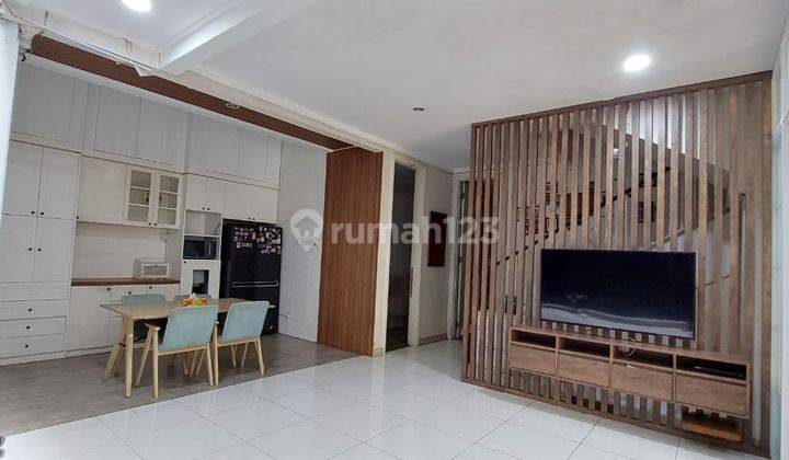 Rumah 2 Lantai Bagus Semi Furnished SHM Discovery Bintaro , Tangerang Selatan 1