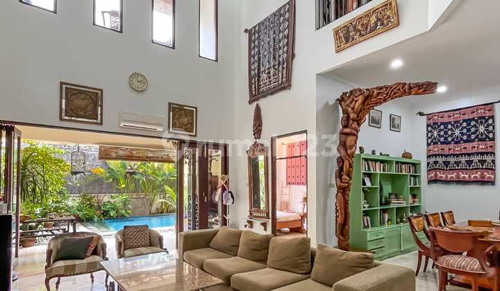 Luxury House in Ragunan, South Jakarta with Private Pool 2