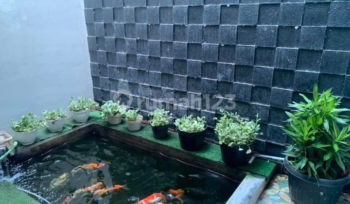 Rumah Minimalis Siap Huni Lokasi Strategis Ada Carport dan Pond @Ciledug