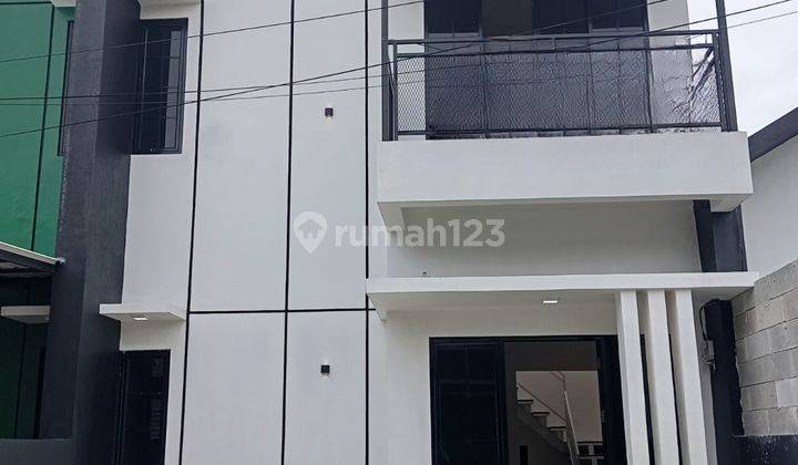 Rumah Modern Minimalis Brand New House di Ciputat