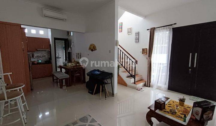 Rumah Cantik Hook Semi Furnished dalam Cluster Dekat Stasiun Jurangmangu 2