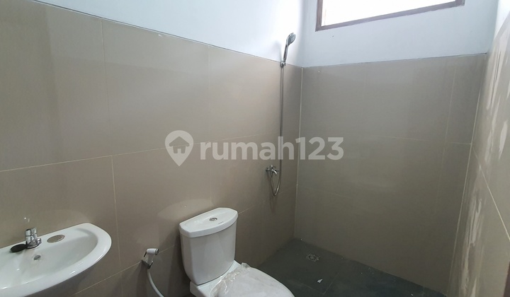 Rumah Siap Huni di Sayap Cibaduyut, Bandung kota, dekat dengan Terminal Leuwipanjang, dan Komplek Mekarwangi 2