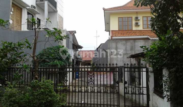 For Sale Ready-to-Occupy House Located in Ciputat, South Tangerang 2