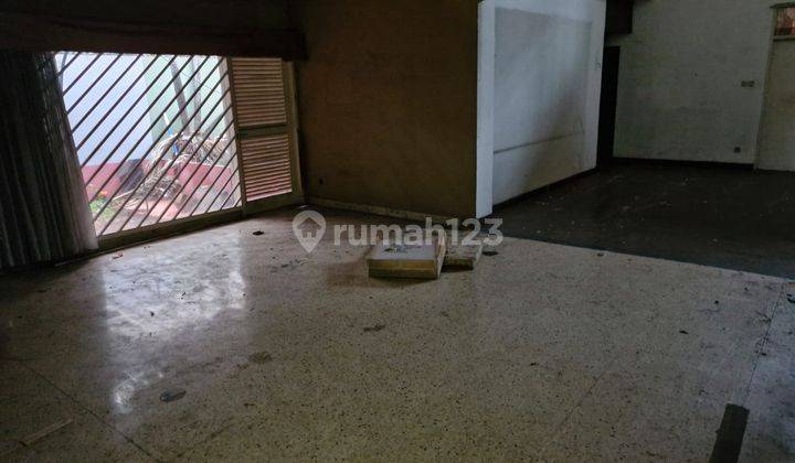 Di Sewakan Rumah lama lokasi di  Jl. Cempaka Putih Raya Jakarta Pusat 1