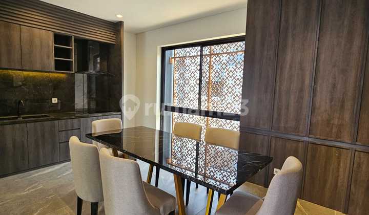 Dijual Rumah Mewah Lokasi Strategis di Permata Hijau, Jakarta Selatan