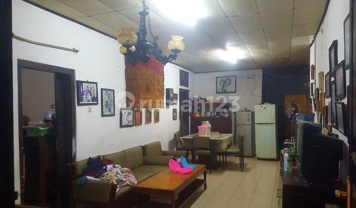 Dijual Rumah Tua Lokasi Strategis Cocok Untuk Kost-Kostan Di Daerah Kramat Pela, Kebayoran Baru, Jakarta Selatan