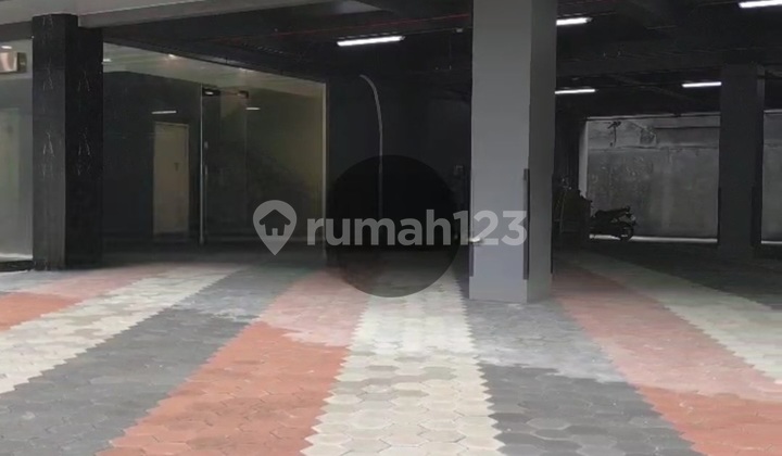 Pondok Pinang Brand New 5.5-Storey Corner Building Near Toll Road & Pondok Indah, South Jakarta Pondok Pinang Brand New 5.5-Storey Corner Building Near Toll Road & Pondok Indah, South Jakarta