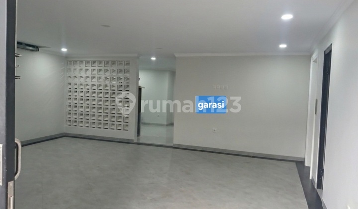 Kebayoran Baru Brand New 4 Floors with Elevator Prime Location Near Pakubuwono Apartment, Kebayoran Baru, South Jakarta 2