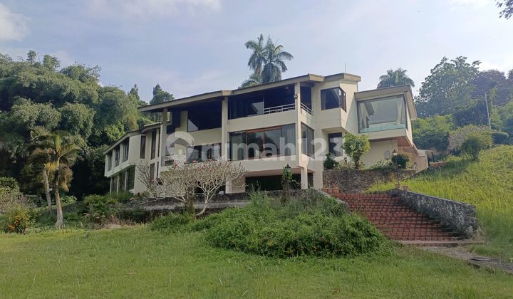 Cisarua, roadside on Puncak Highway, 300m from Safari Park, has a spring, suitable for restaurants, hotels, training centers. Cisarua, Bogor, West Java.