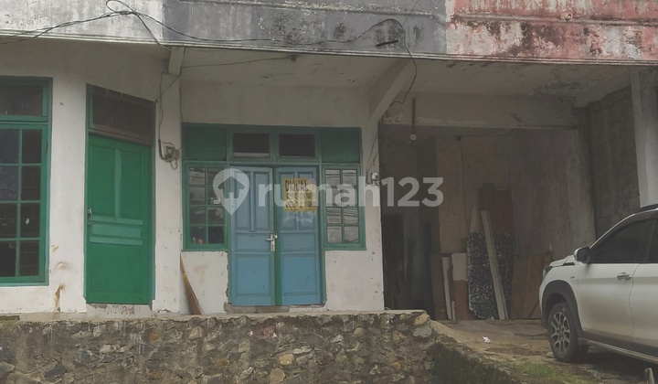 Dijual Rumah Hitung Tanah Lokasi Strategis di Kramat Jati Jakarta Timur