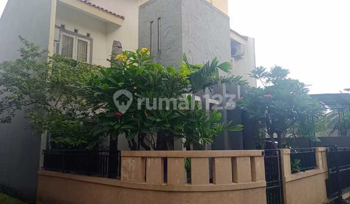 Rumah Hoek dengan Lingkungan Nyaman di Cipayung, Jakarta Timur di jual cepat