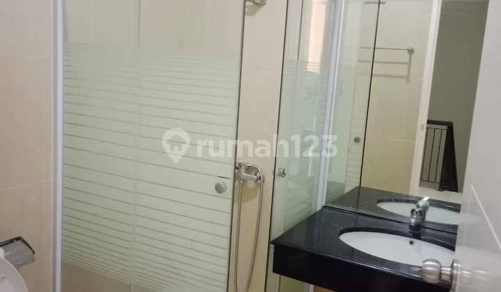 Rumah Cantik di Raffles Hills Cibubur 2