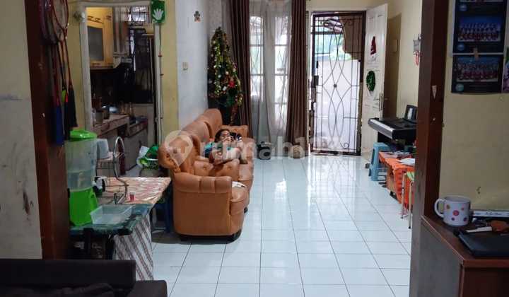Dijual Rumah Tingkat di Legenda Wisata Cibubur 2