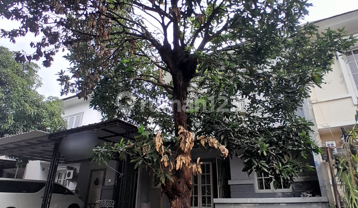Rumah Tingkat Modern Atap Baja Ringan di Kota Wisata