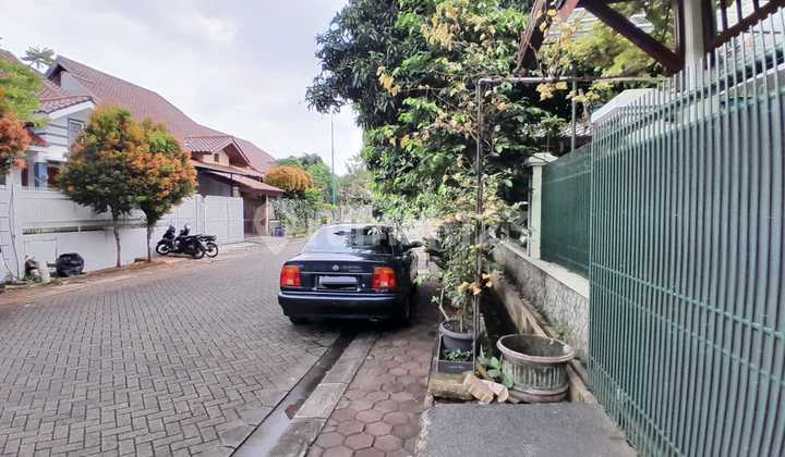 TURUN HARGA Rumah Elegan di Raffles Hills Dekat Trans Studio Mall Cibubur 2