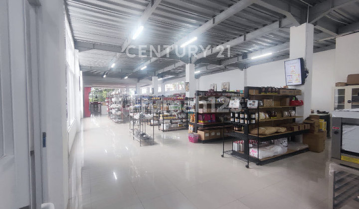 2-Storey Shop House on a Very Strategic Main Road in the Center of Bandung City 2
