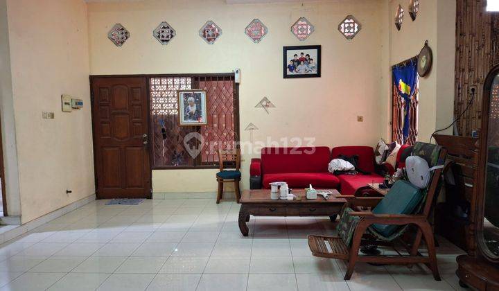 Rumah Asri Terawat 3 Lantai  di jl Permana Bandung 2