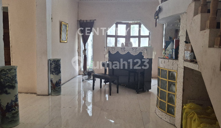 Rumah Sangat Strategis di Mainroad Jl Terusan Kopo