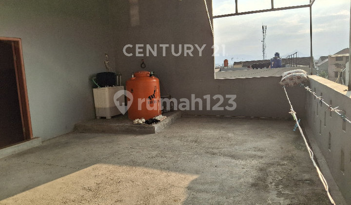 Rumah Minimalis 3 Lantai Semifurnish Sayap Kopo 2