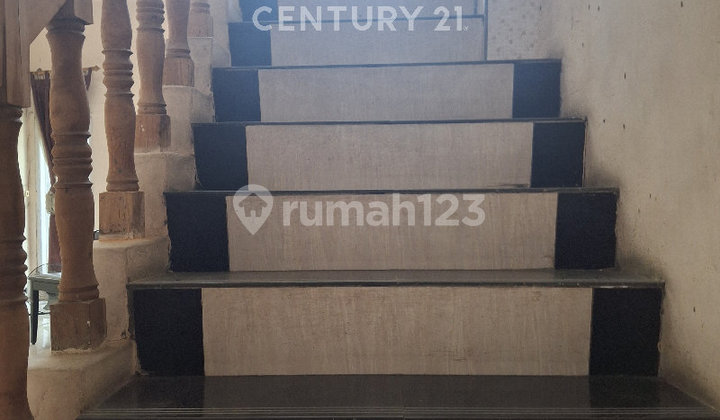 Rumah Sangat Strategis di Mainroad Jl Terusan Kopo 2