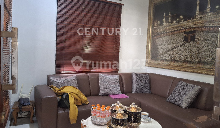 Luxury and Very Well-Maintained House in the Center of Bandung City 2