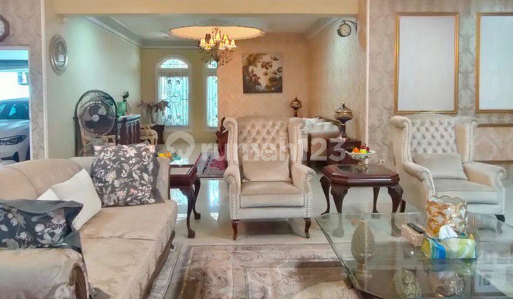 Ready-to-Live Elite Area House, in the Kebayoran Baru Region