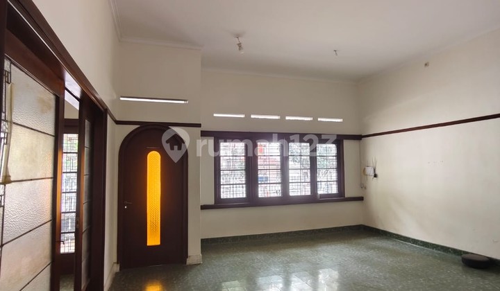 Ruang Usaha Mainroad di Gatot Subroto Bandung