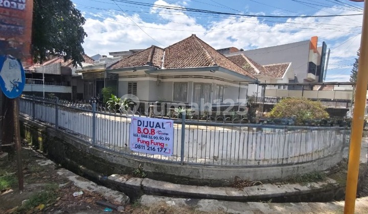 Rumah Model Tempo Doeloe Posisi Hoek di Sayap Pasar Kaliki Bandung