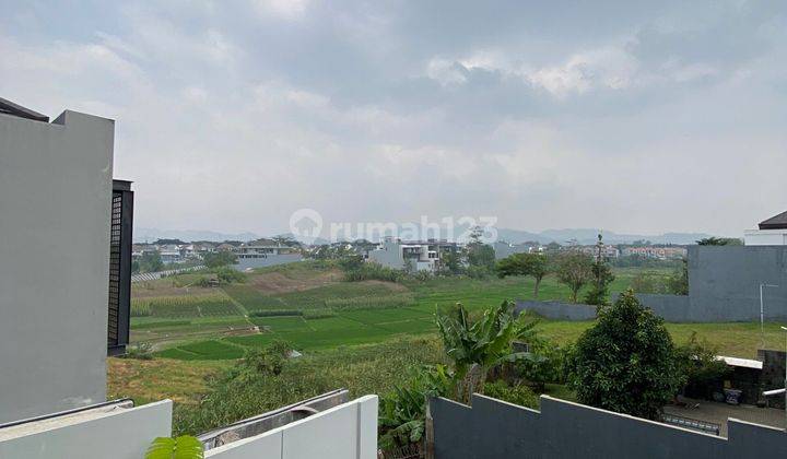 Rumah Exclusive Luxury View Danau di Tatar Larangtapa Kota Baru Parahyangan 2