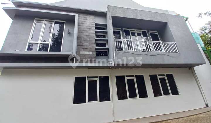 Shop house for sale, 5m front width in Pondok Hijau, Bandung. 1