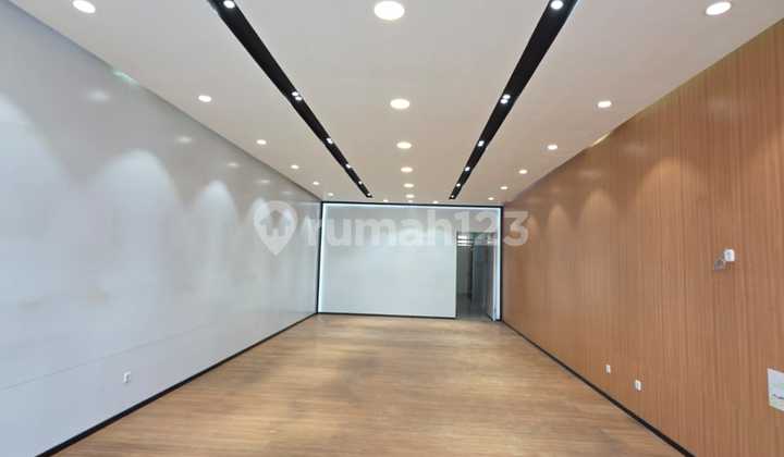 For Sale & Rent: Well-Maintained Shop House at Singgasana Pradana 1
