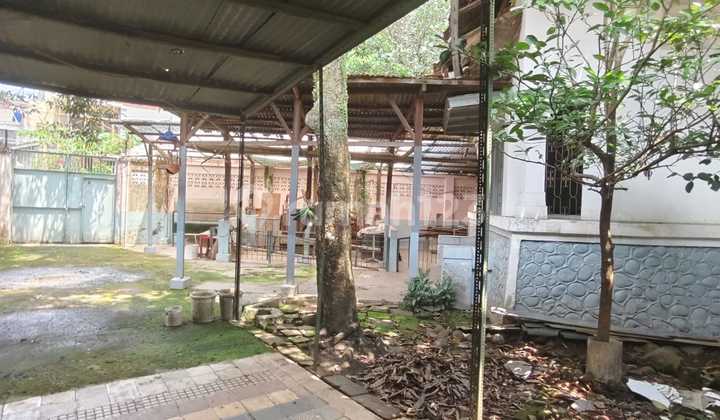 Dijual Rumah Lama di Sayap Gatot Subroto Bandung 2