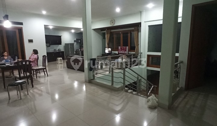 Rumah 2 Lantai strategis di Cihampelas Bandung 1