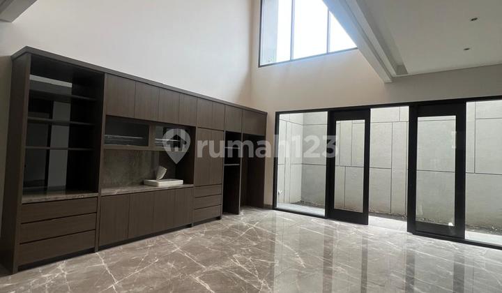 Rumah Baru Modern Setraduta GRANDE Bandung Rumah Baru Modern Setraduta GRANDE Bandung