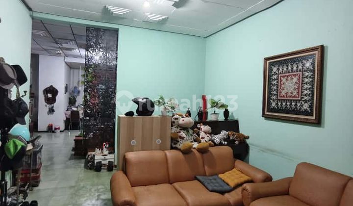 House Suitable for Business in Talaga Bodas Bandung