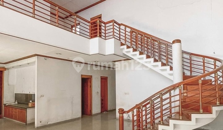 Rumah Asri Mainroad di Setiabudi Bandung