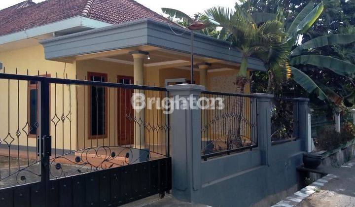 Rumah semi furnished halaman luas 1