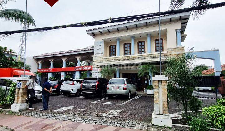 Gedung Dealer Mobil, Jl. Matraman Raya, Jakarta Timur 1
