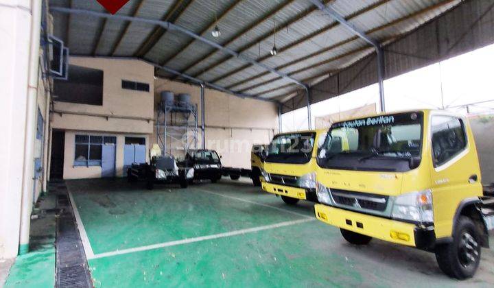 Gedung Dealer Mobil Kalimalang, Jakarta Timur 2