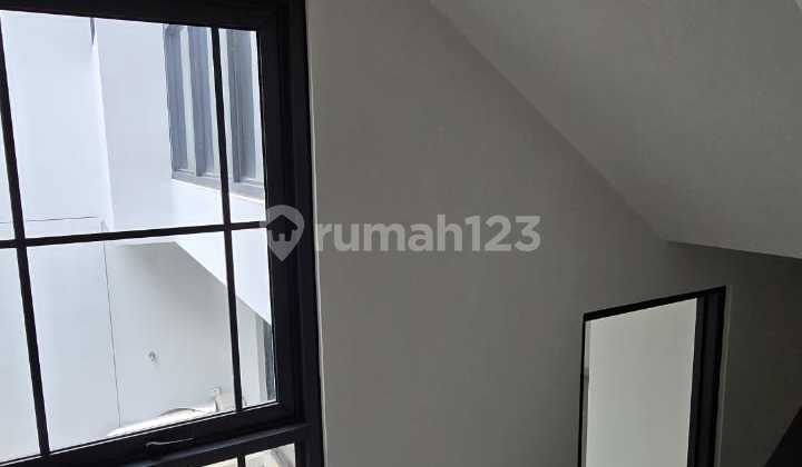 Rumah Baru Cantik Dan Siap Huni Di Bsd Green Wich  2