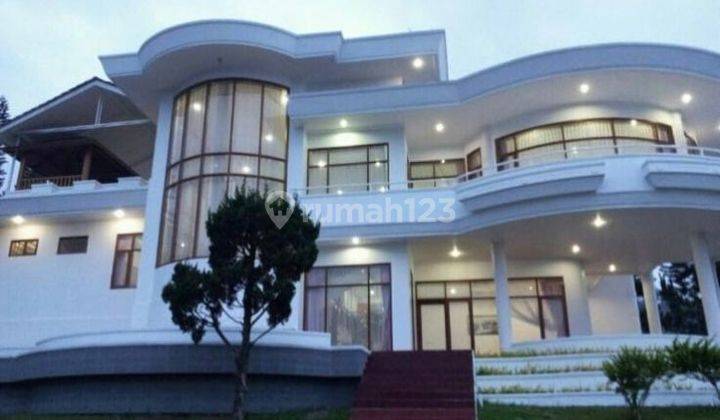 Villa Dengan Tanah Yang Luas Pemandangan Asri Di Lembang Bandung  2