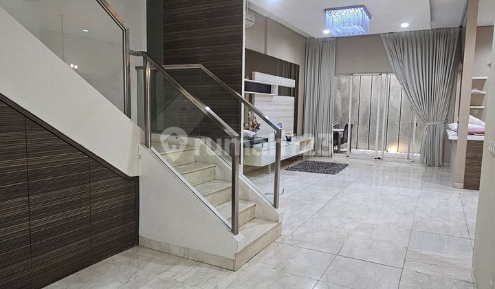 D Jual.rumah Crown Mansion Pik 2