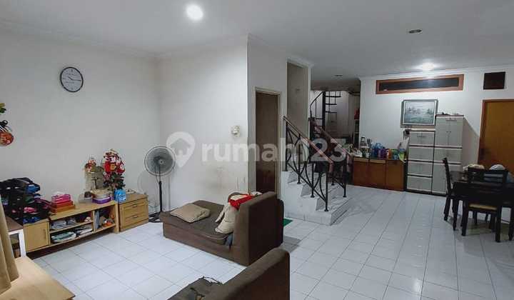 D Sewa Rumah Manyar Permai Pik