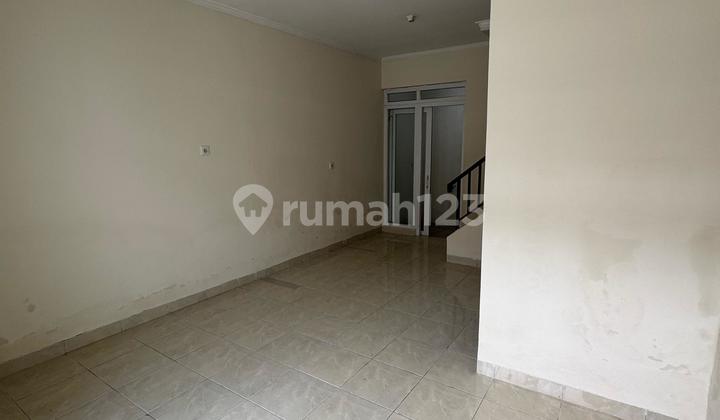 Disewakan Rumah di Park Residence, Taman Surya 5, Jakarta Barat 1
