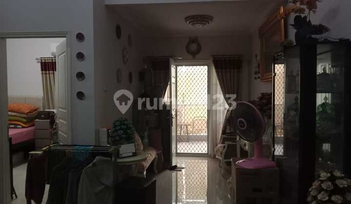 Rumah Bagus Unfurnished SHM Raffles Hills, Jakarta Timur