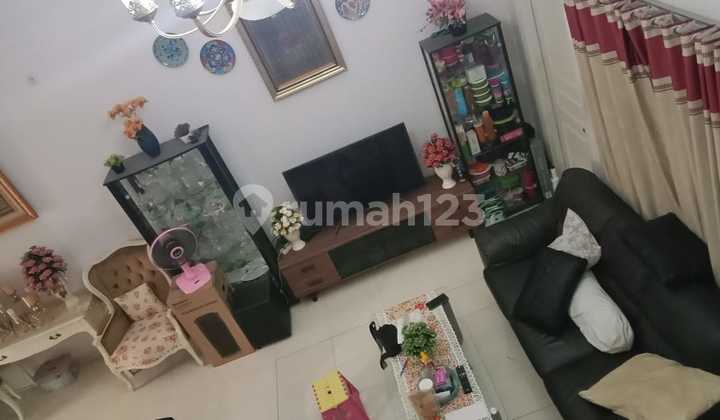 Nice House Unfurnished SHM Raffles Hills, East Jakarta 2