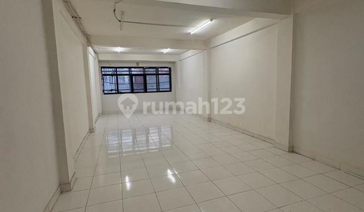 Strategic 4-Storey Shophouse Facing Jalan Teluk Gong Raya, North Jakarta 2