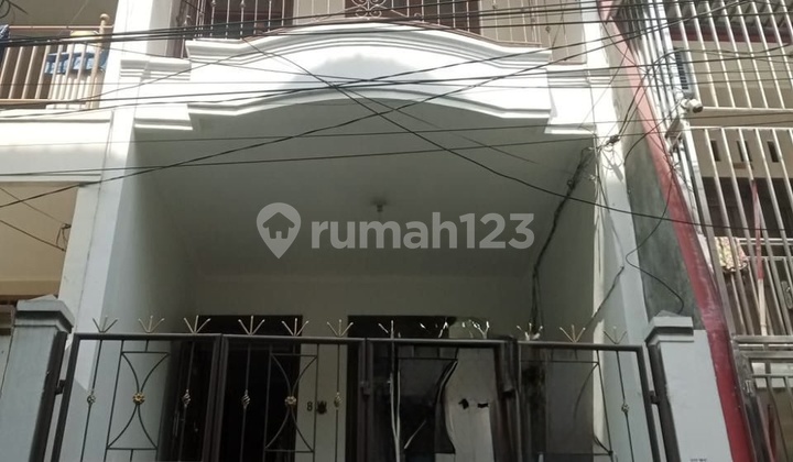 Rumah 2.5 Lantai Di Jl Sili Teluk Gong Jakarta Utara